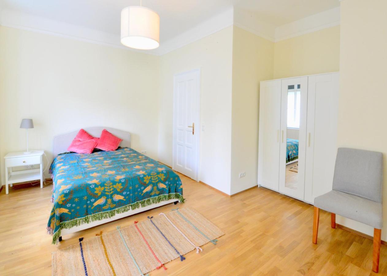 Spacious And Comfy With 3 Bedrooms Viena Exterior foto