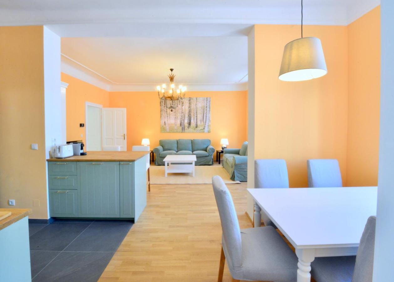 Spacious And Comfy With 3 Bedrooms Viena Exterior foto