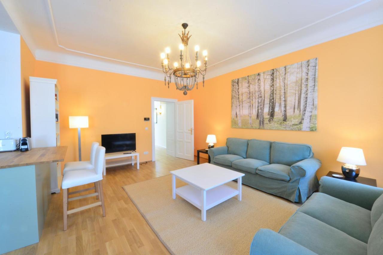 Spacious And Comfy With 3 Bedrooms Viena Exterior foto