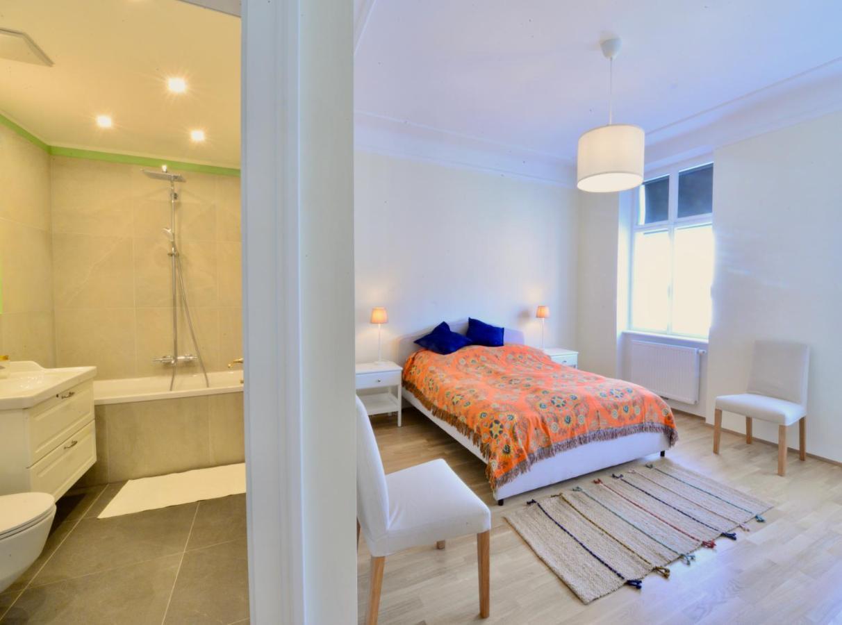 Spacious And Comfy With 3 Bedrooms Viena Exterior foto