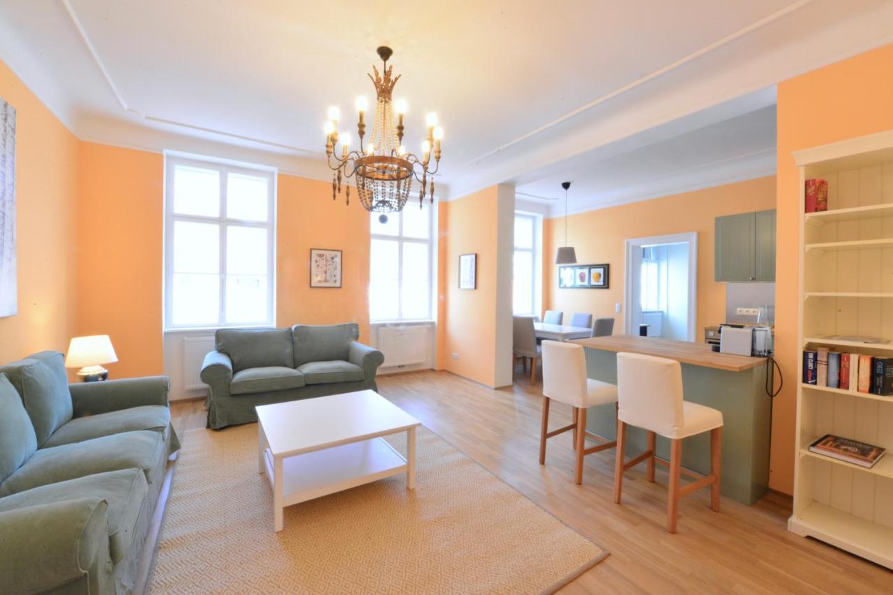 Spacious And Comfy With 3 Bedrooms Viena Exterior foto